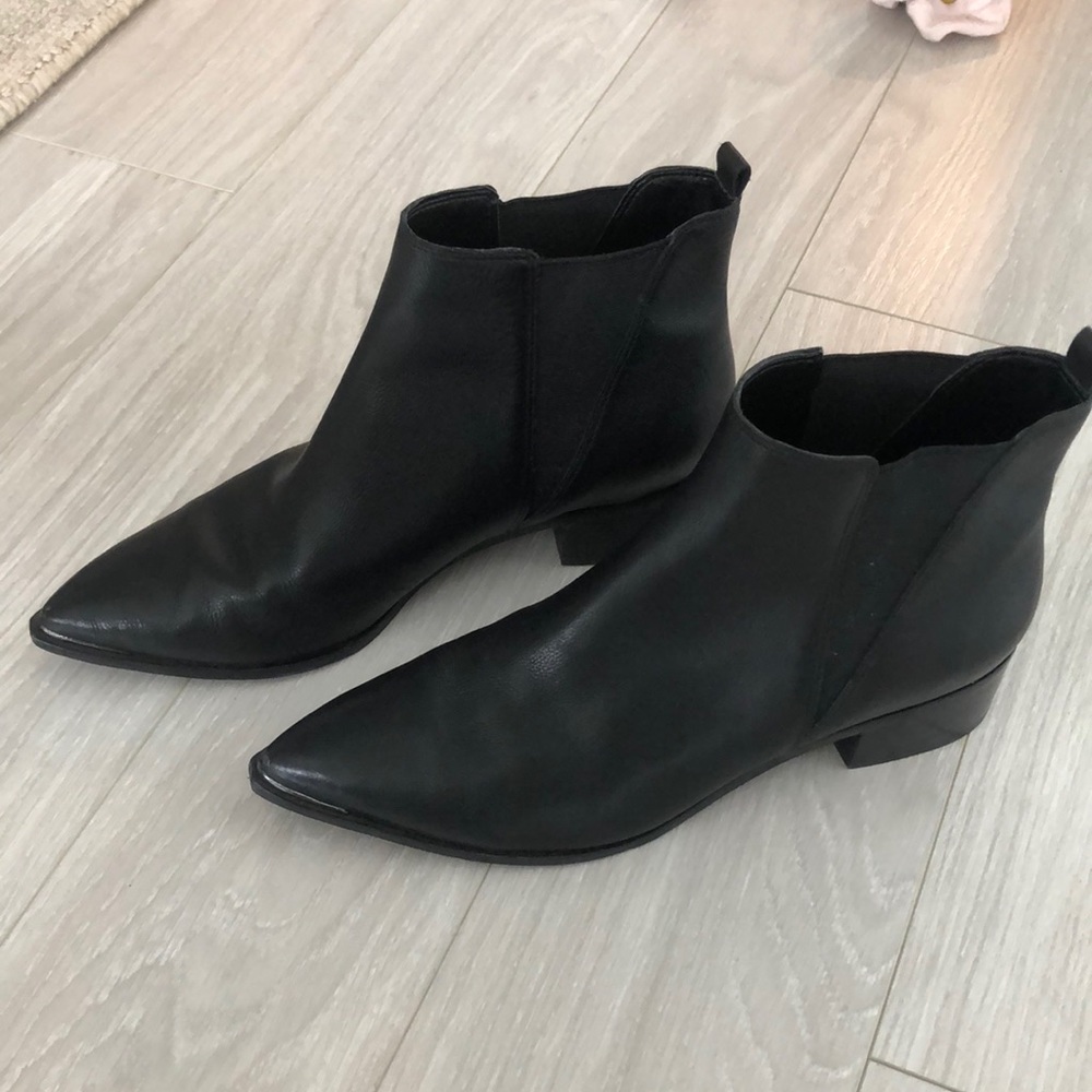 MARC FISHER ANKLE BOOTIES